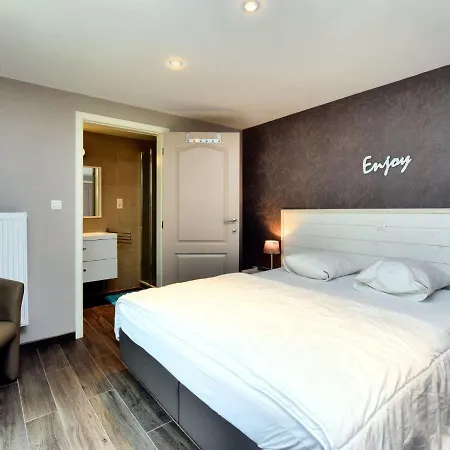 Chalet Luxurious Chalet In With Sauna Beauraing
