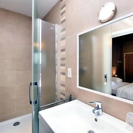 Luxurious Chalet In With Sauna * بوراين