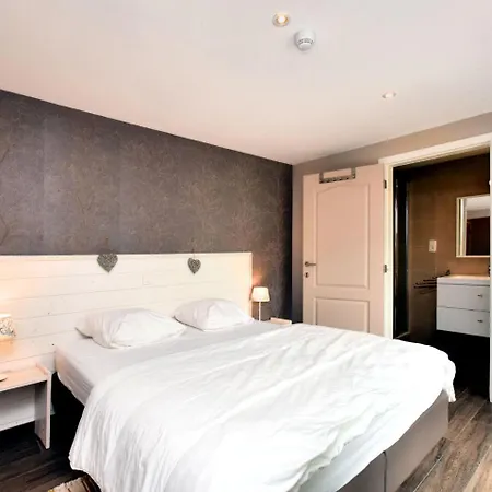 Luxurious Chalet In With Sauna شاليه *