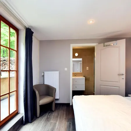 شاليه Luxurious Chalet In With Sauna بوراين