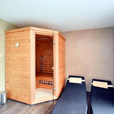 Luxurious Chalet In With Sauna شاليه *