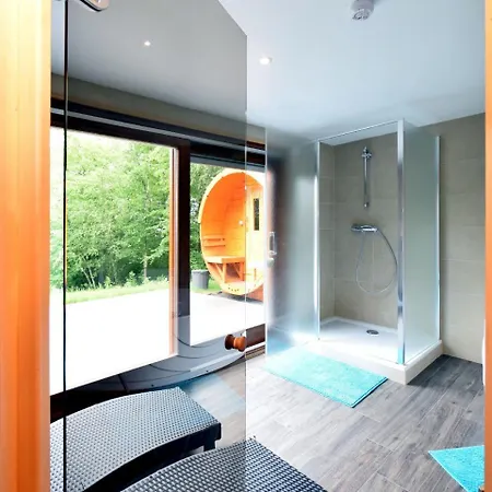 Luxurious Chalet In With Sauna شاليه *